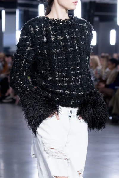Look 74